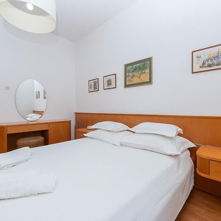 Apartments Sokol Makarska Exterior foto