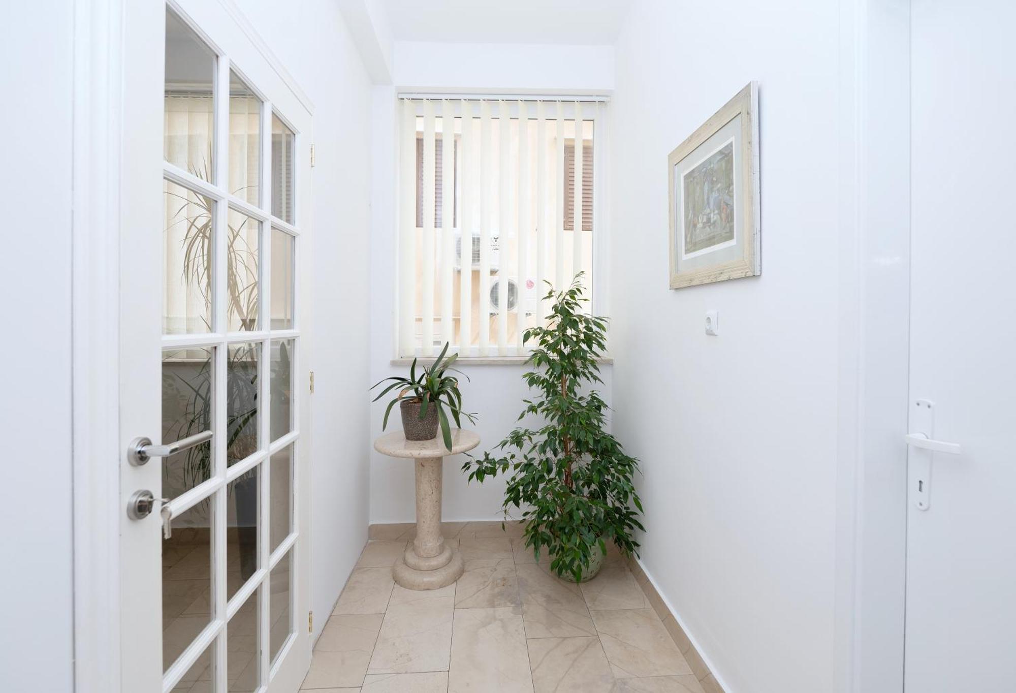 Apartments Sokol Makarska Exterior foto