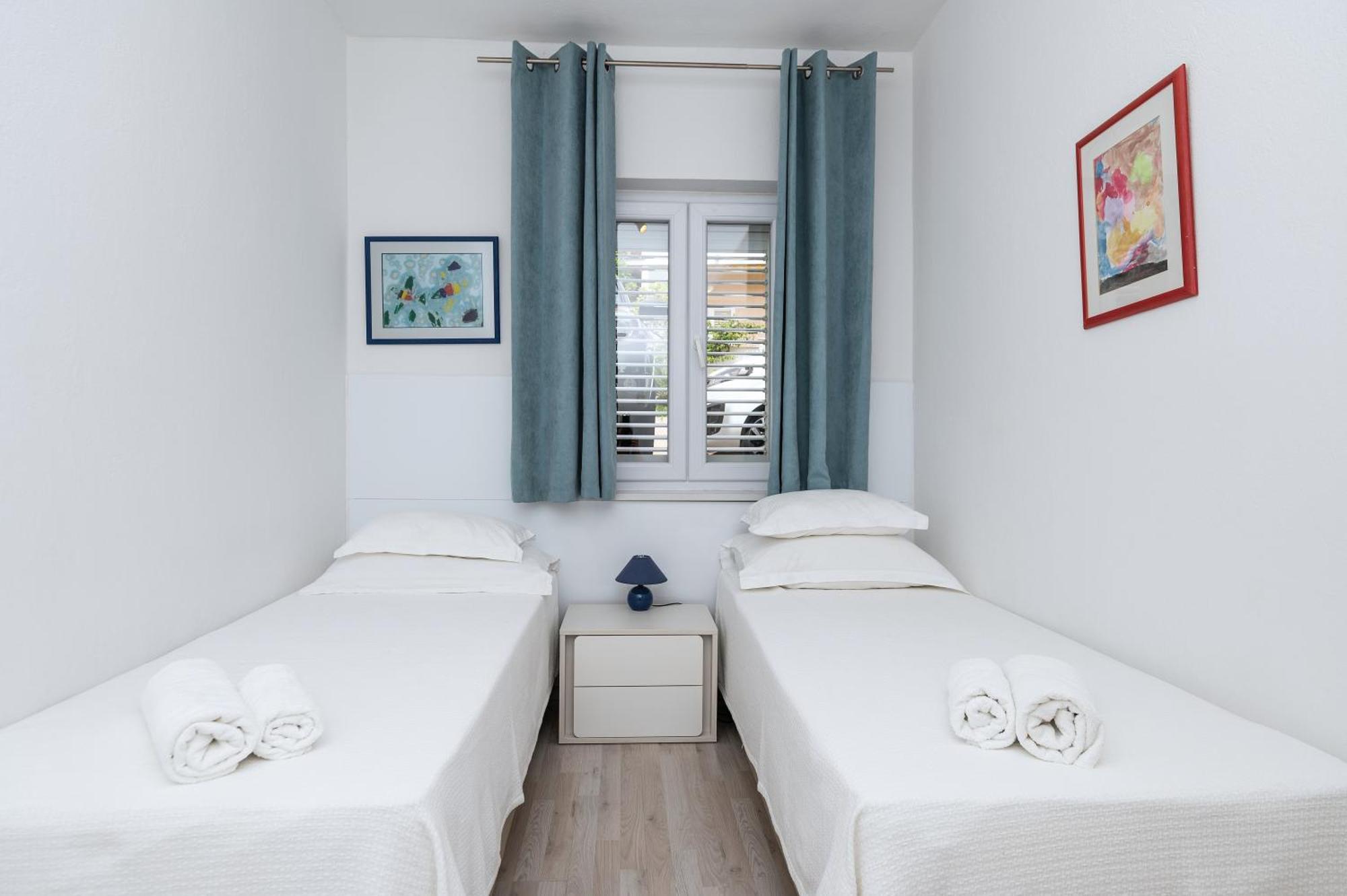 Apartments Sokol Makarska Exterior foto