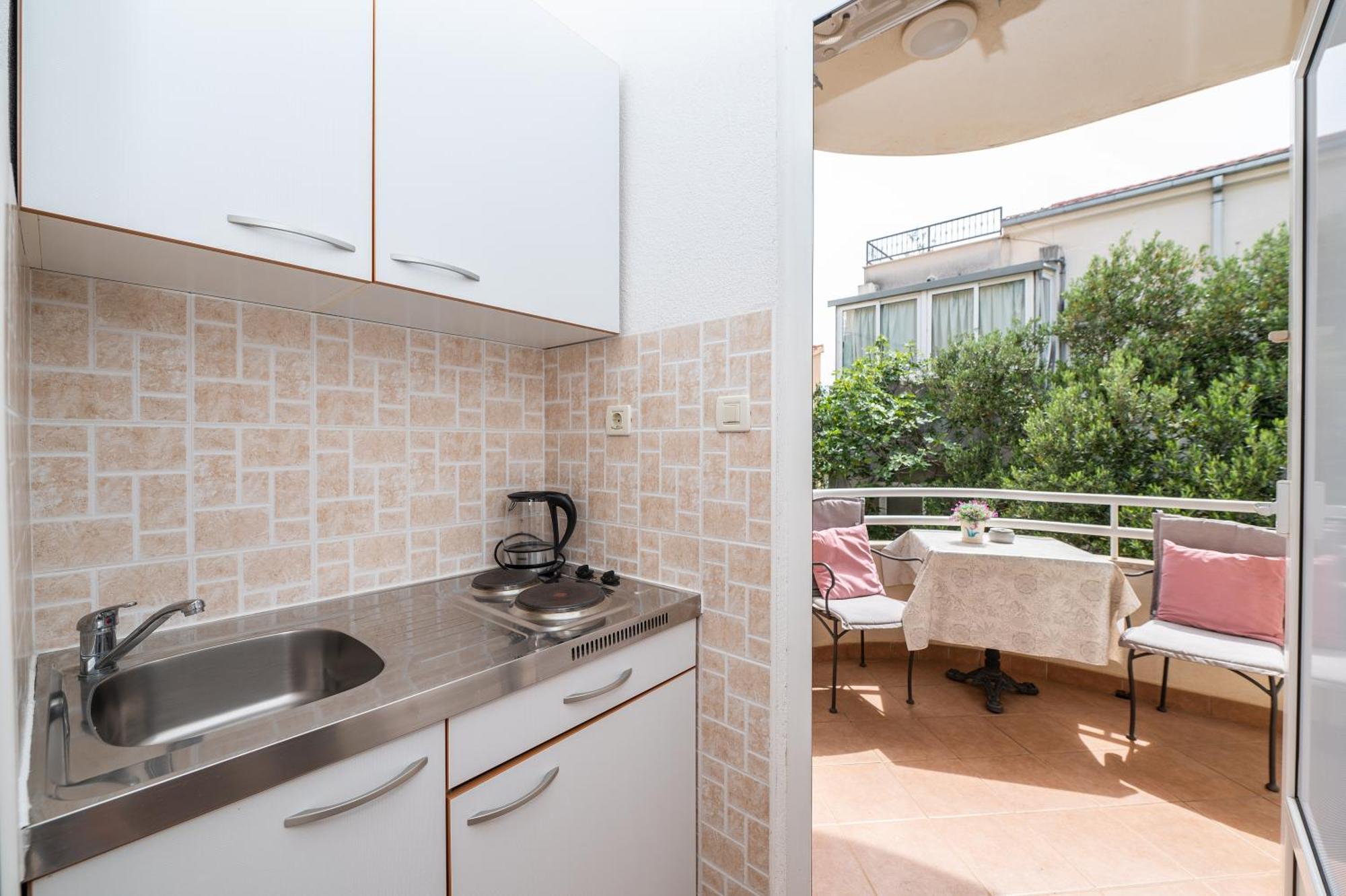 Apartments Sokol Makarska Exterior foto