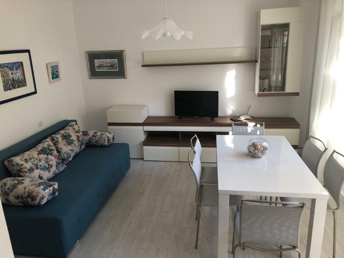 Apartments Sokol Makarska Exterior foto
