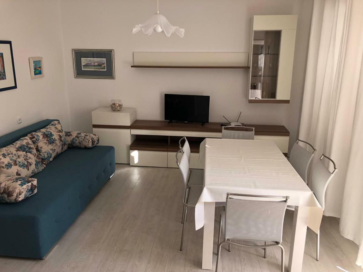 Apartments Sokol Makarska Exterior foto